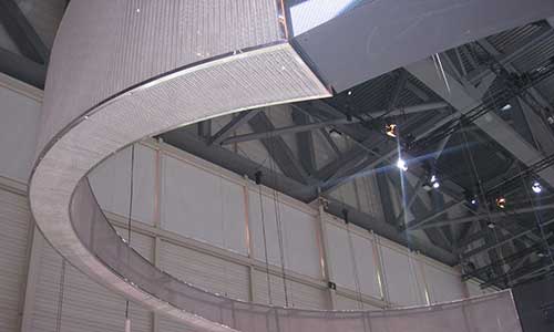 Ceilings in metal mesh